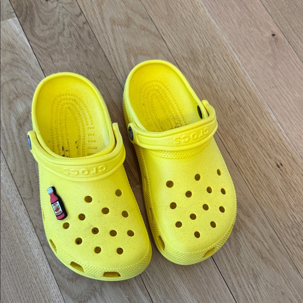 CROCS Women’s Vibrant Yellow Shoes